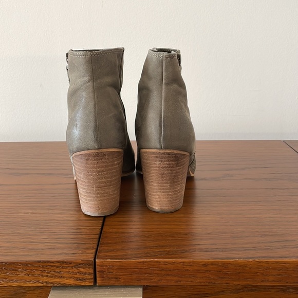 BP Trolley Ankle Booties in Perferated Grey - Size 7 - Picture 3 of 10